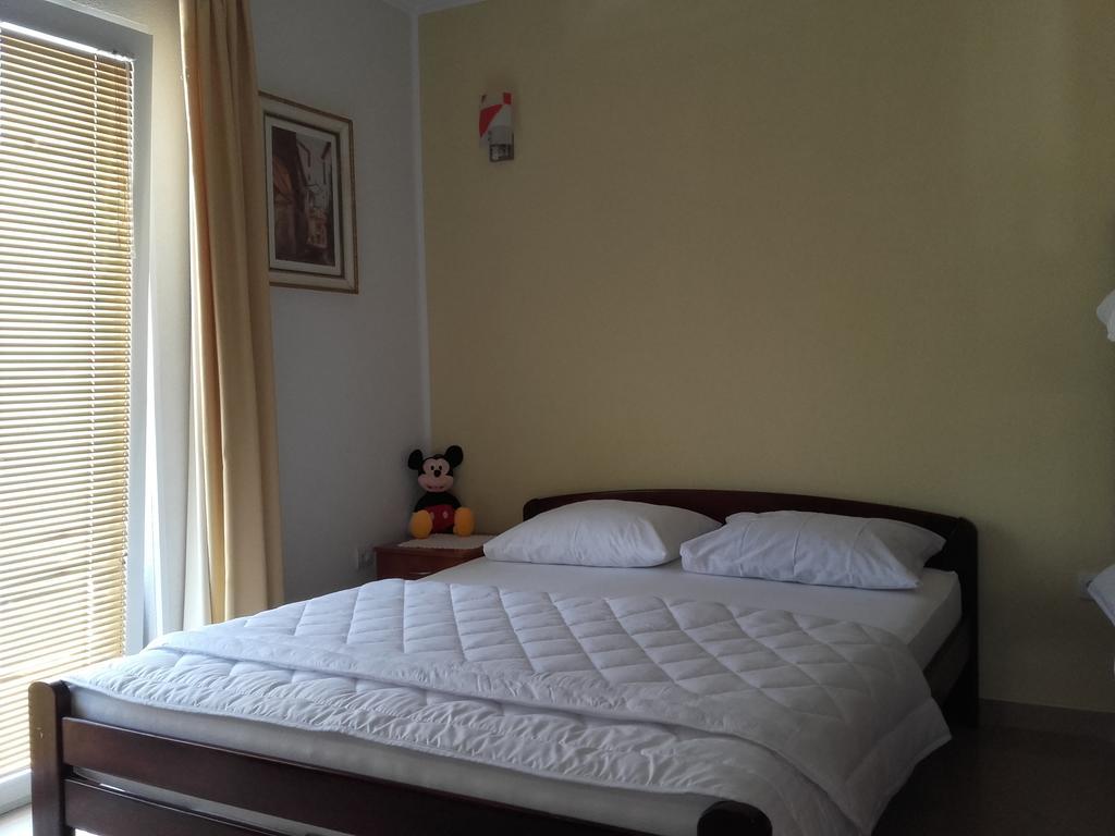 Apartments Sandra Tivat Exterior foto