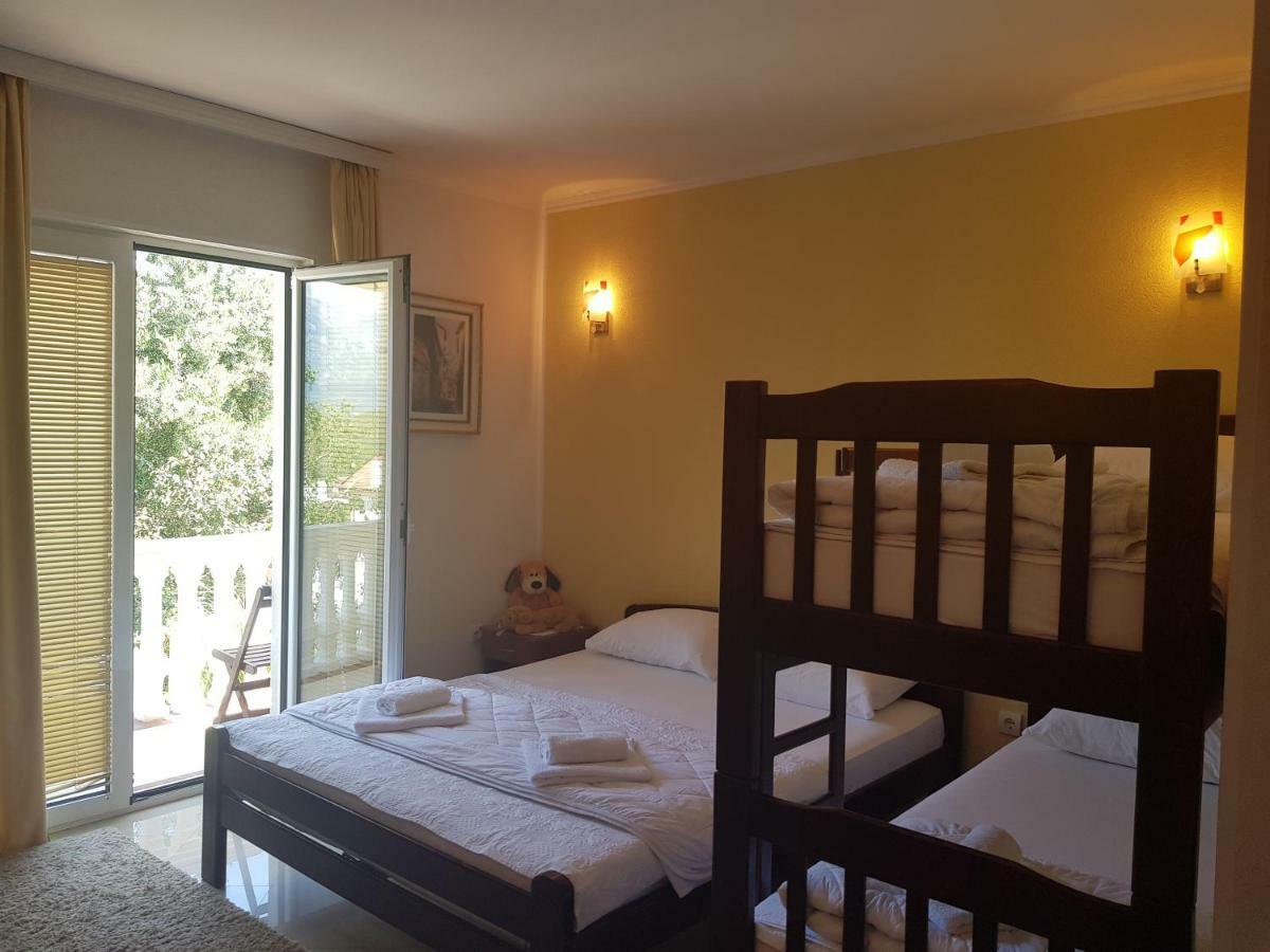 Apartments Sandra Tivat Exterior foto