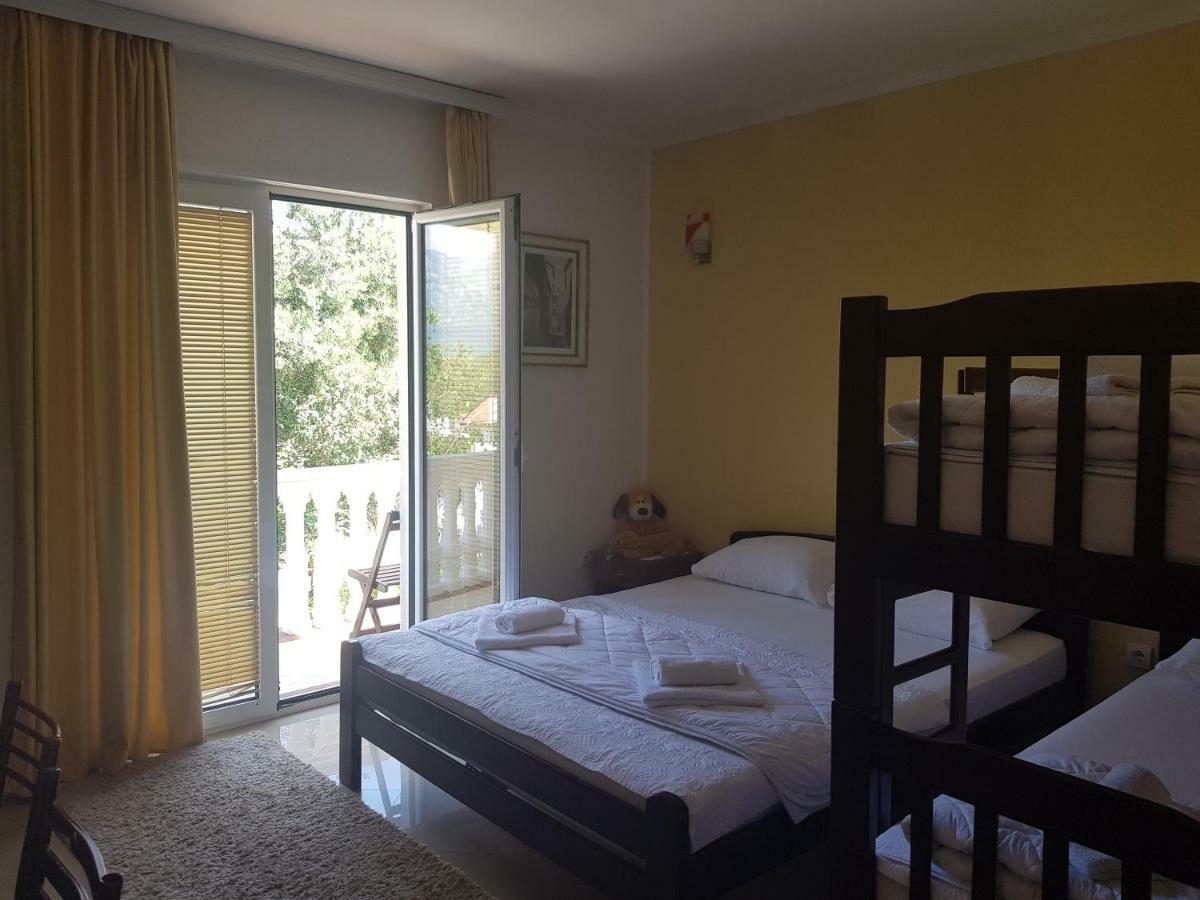 Apartments Sandra Tivat Exterior foto