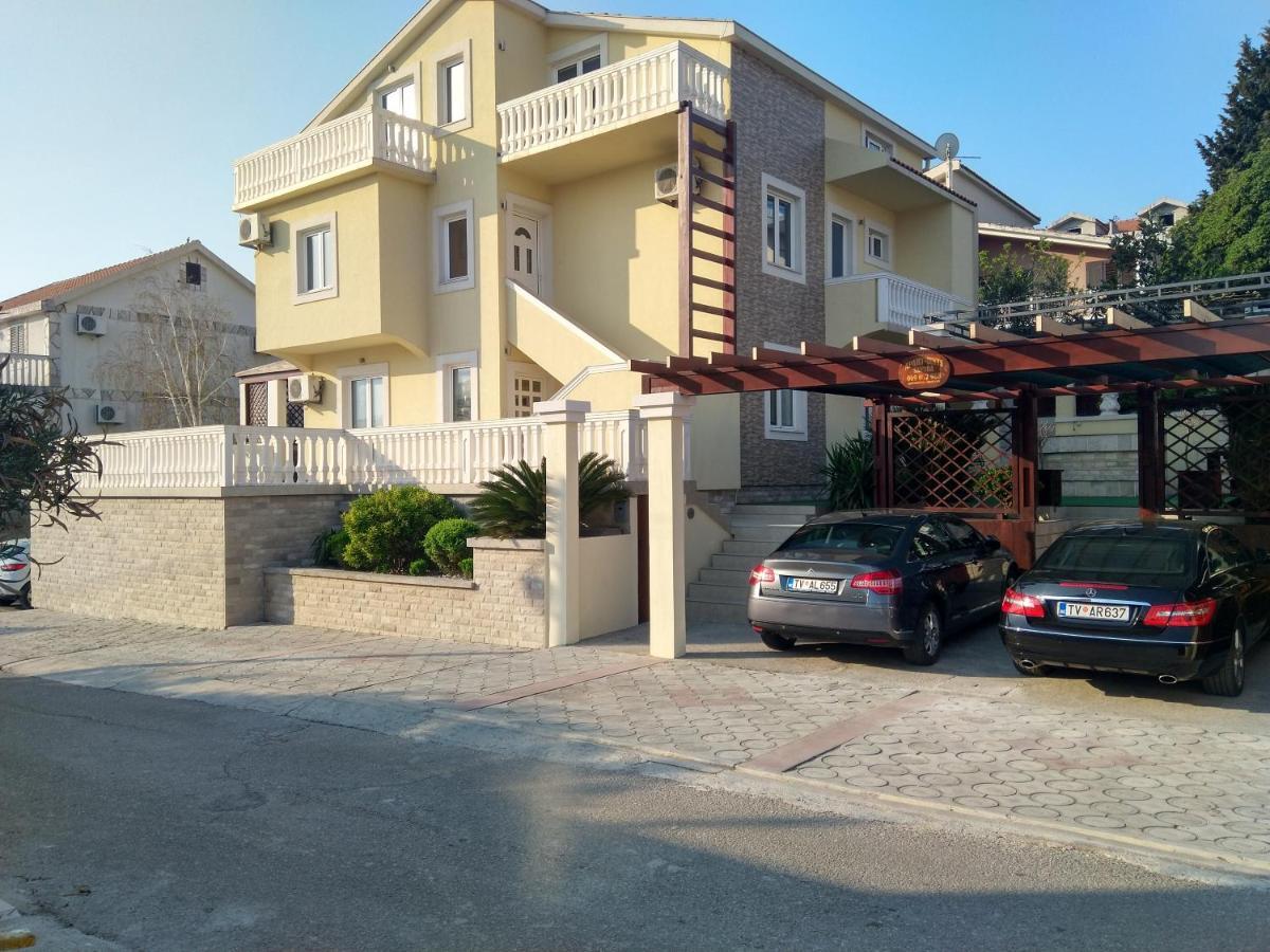 Apartments Sandra Tivat Exterior foto